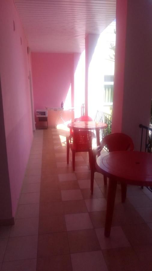 Гостевой дом Розовый домик Саки-19