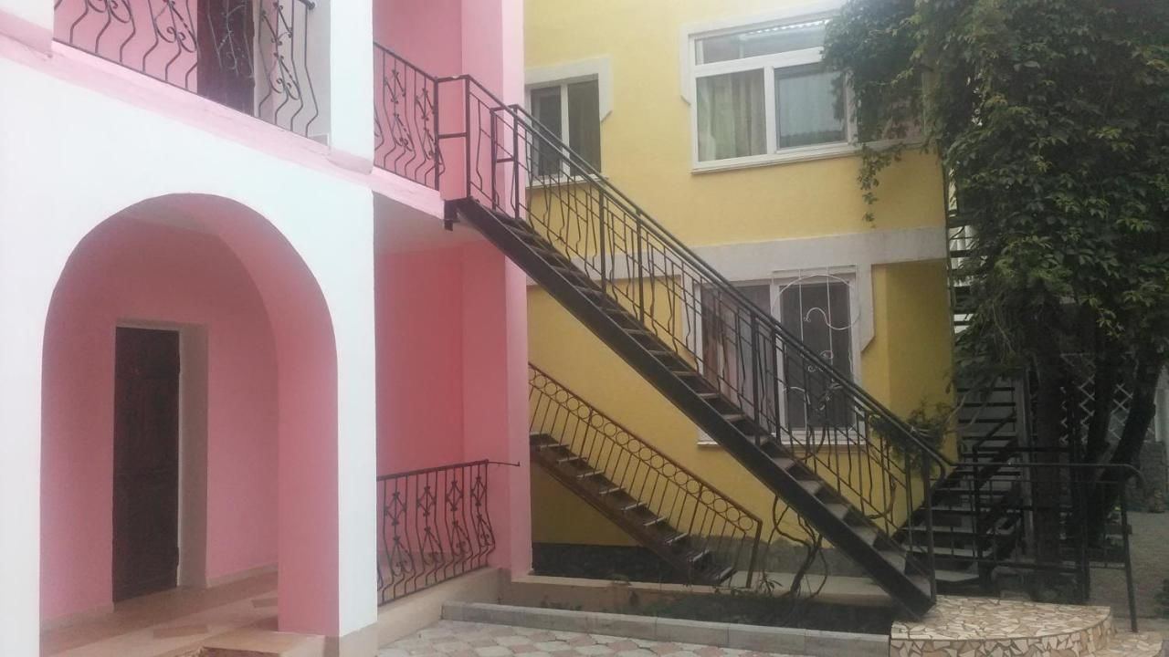 Гостевой дом Розовый домик Саки-43