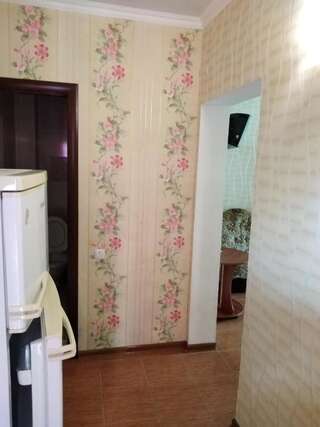 Гостевой дом Розовый домик Саки Двухместный номер Делюкс с 1 кроватью и дополнительной кроватью-2