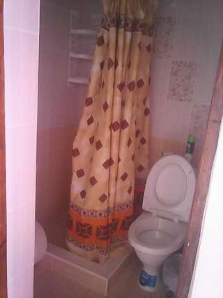 Гостевой дом Розовый домик Саки Двухместный номер Делюкс с 1 кроватью и дополнительной кроватью-17