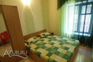 Гостевой дом Розовый домик Саки Двухместный номер Делюкс с 1 кроватью и дополнительной кроватью-22