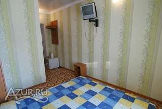 Гостевой дом Розовый домик Саки Двухместный номер Делюкс с 1 кроватью и дополнительной кроватью-30